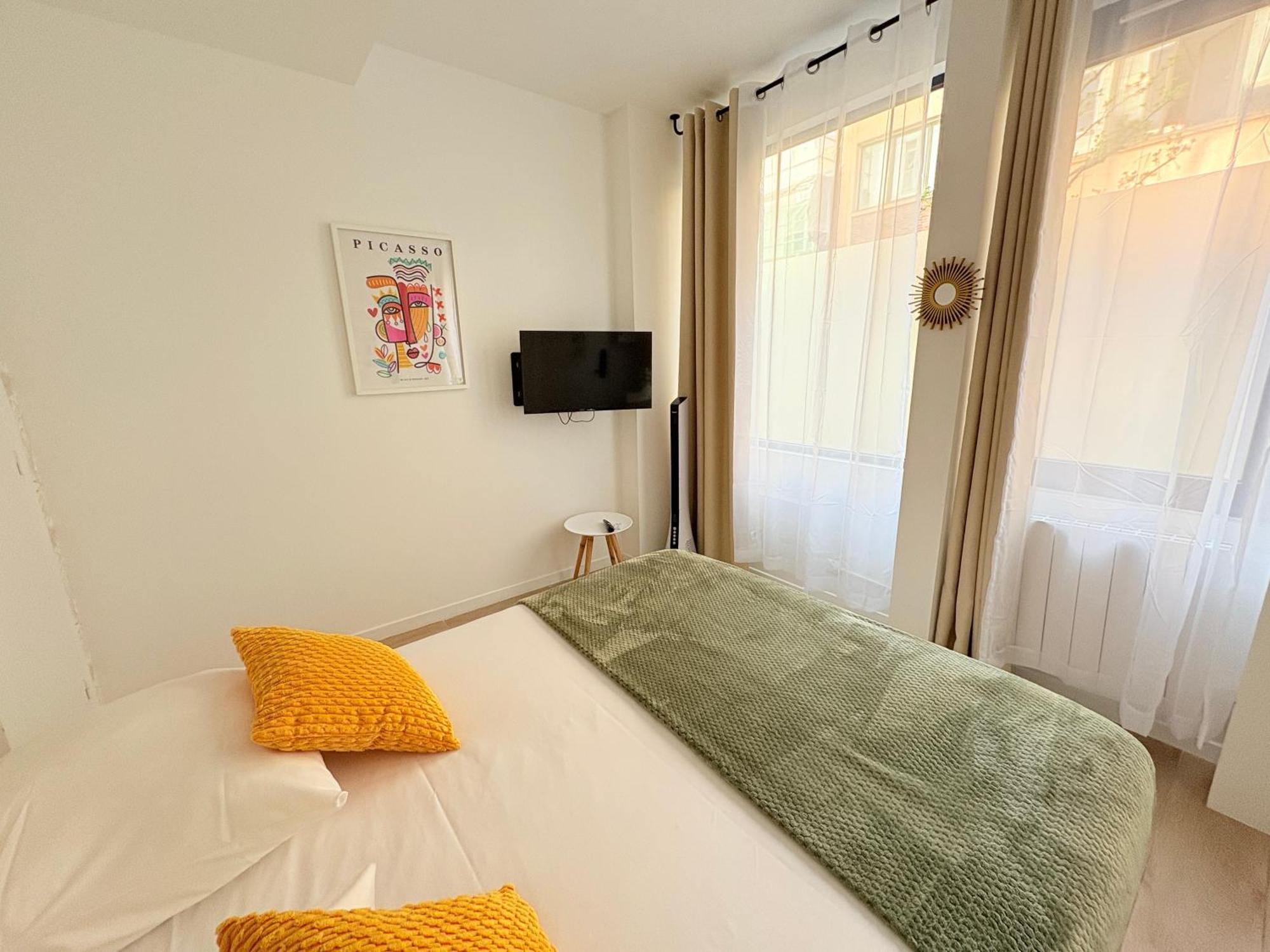 Moret Art Flats Trendy East Aparthotel *
