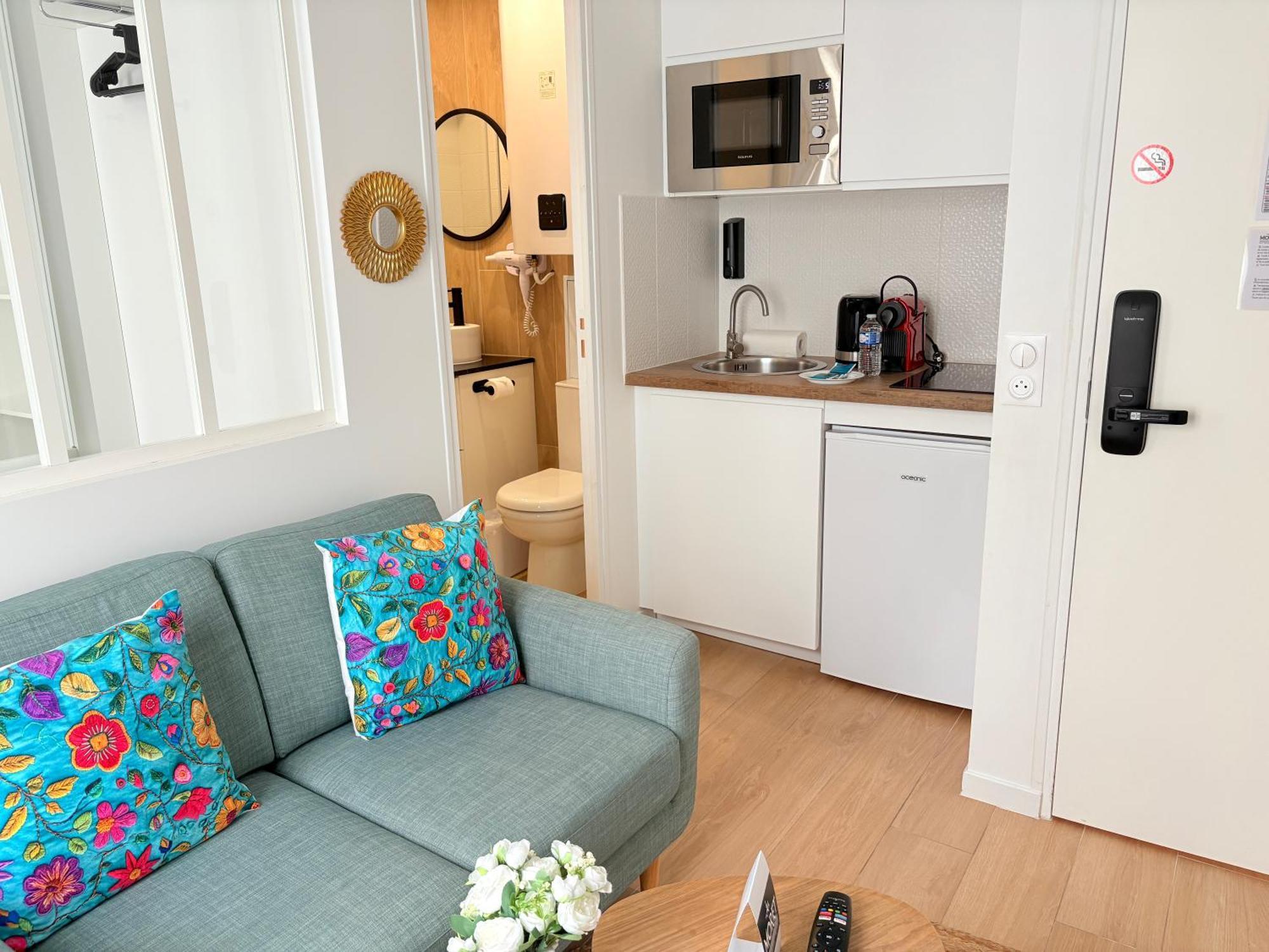 Moret Art Flats Trendy East