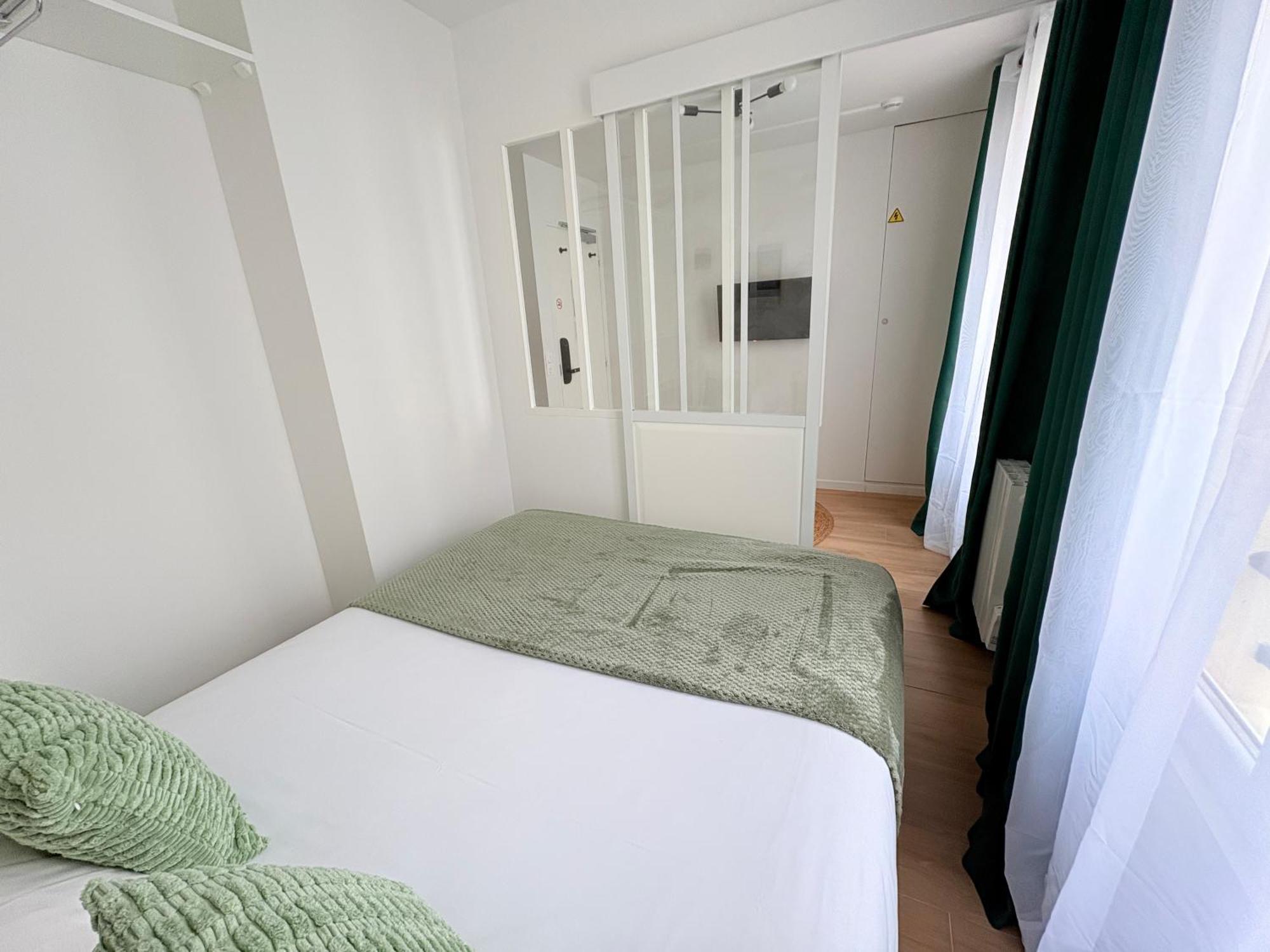 Moret Art Flats Trendy East Aparthotel *