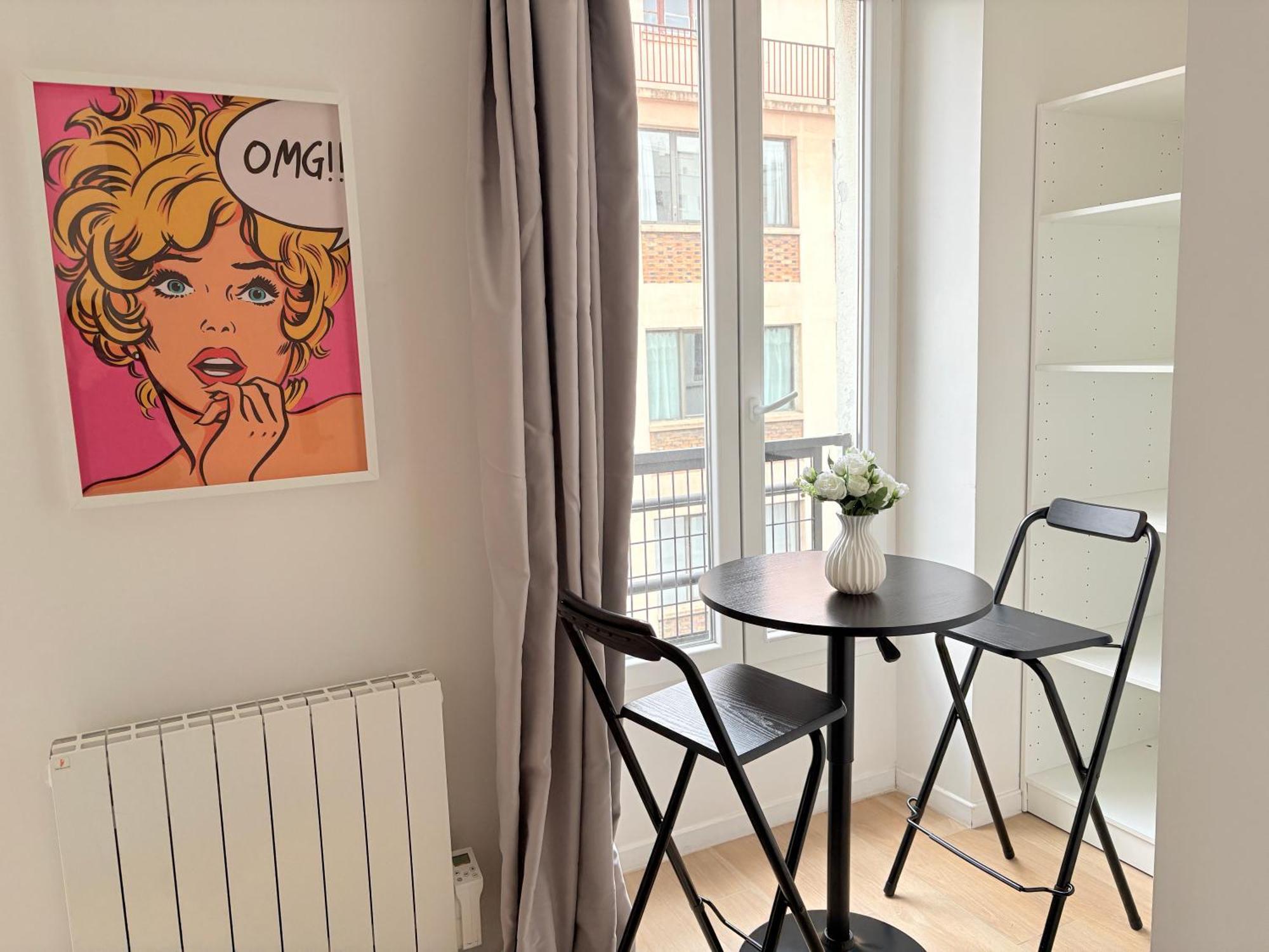 Moret Art Flats Trendy East *